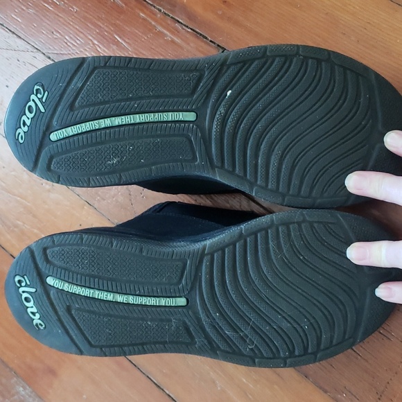 Clove Sneakers Black Sz 7 womens - Picture 3 of 4